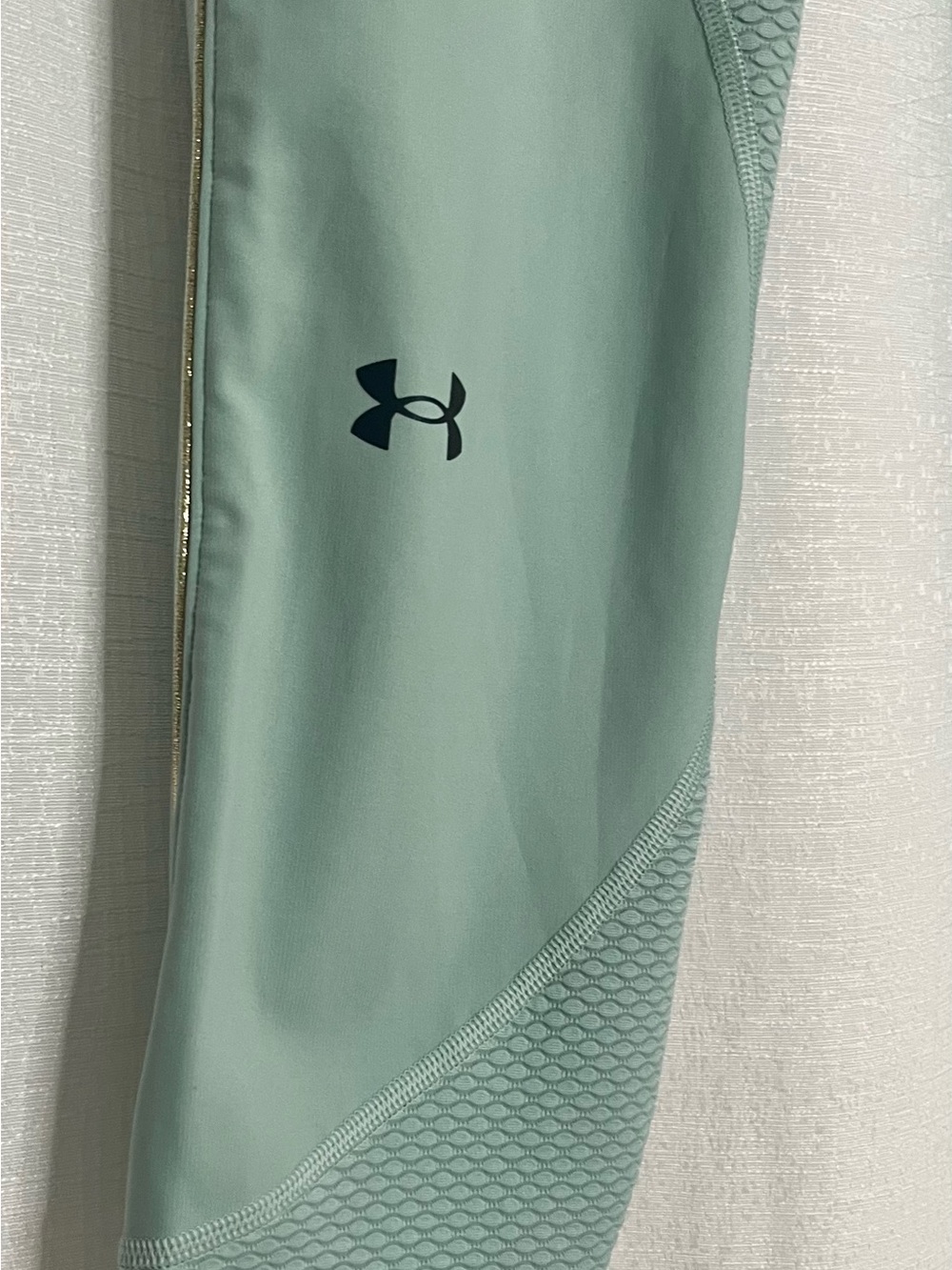 Under Armour Mint Green Women’s' Performance Leggings Medium NWOT - Picture 4 of 9